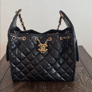 Designer Inspired Chic Black Quilted Women's shoulder Bag